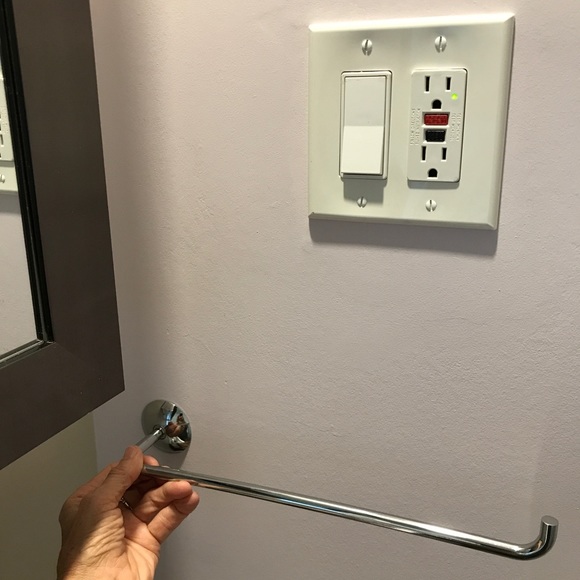 Stainless Steel paper towel holder. - Picture 3 of 3